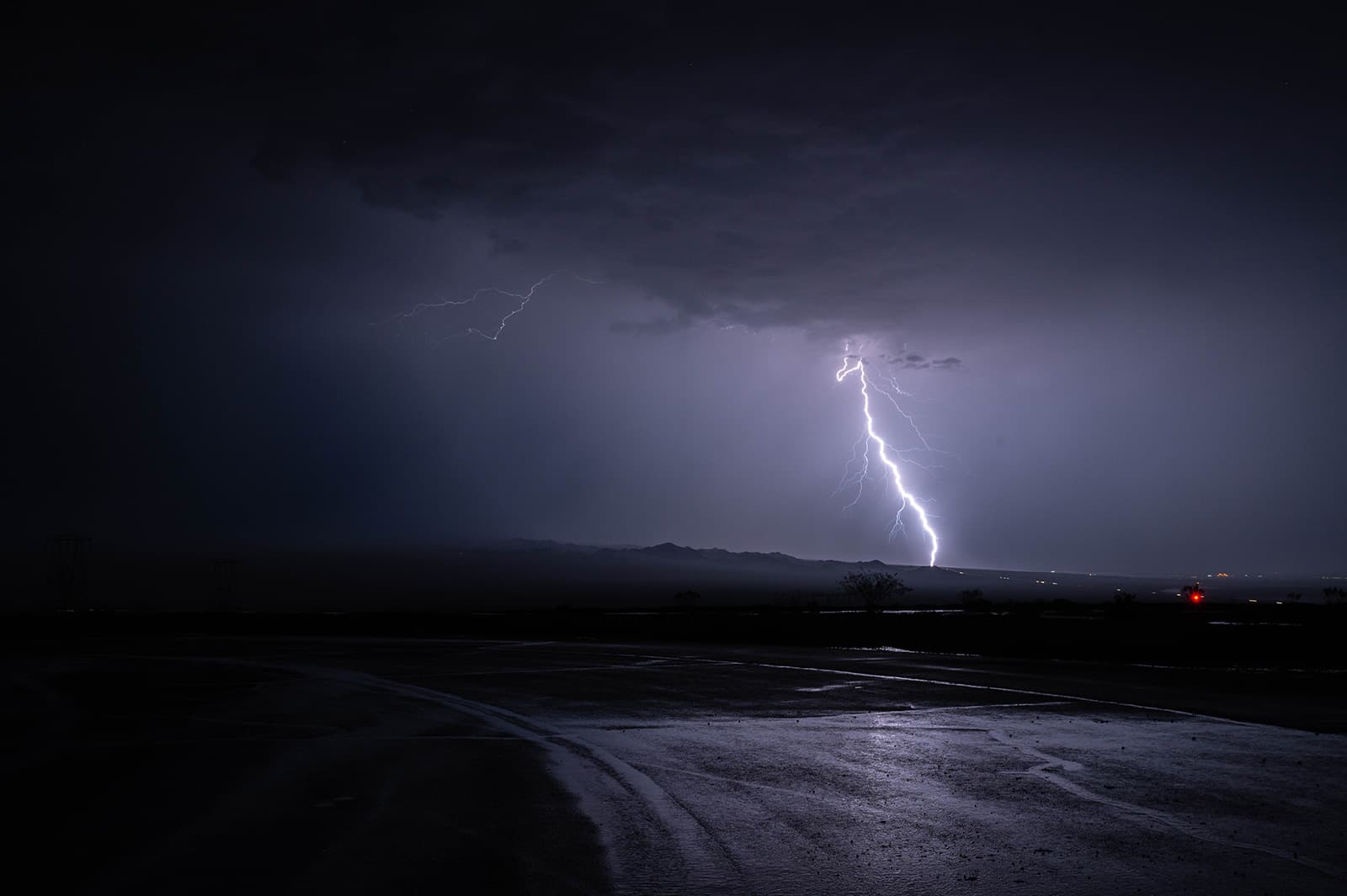 I consigli per guidare in sicurezza con un temporale